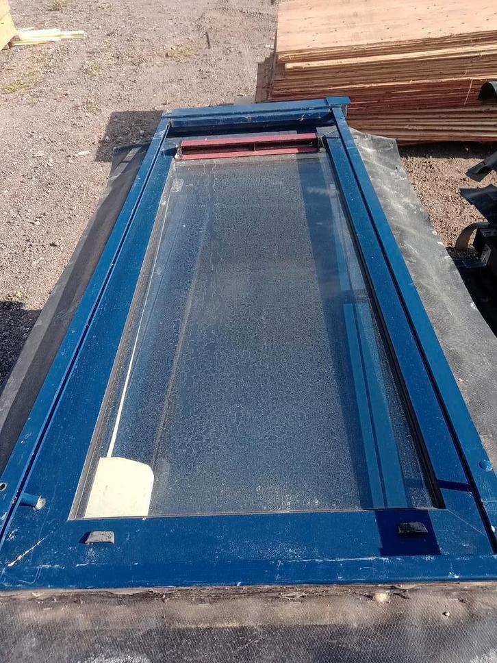 17 stuks aluminium kozijnen met verduistering buitenzijde, Doe-het-zelf en Verbouw, Kozijnen en Schuifpuien, Gebruikt, Raamkozijn