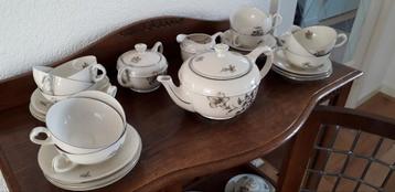 Vintage Ontbijtservies - 37 Delig beschikbaar voor biedingen