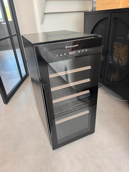 Wijnkoelkast ( defect ), Witgoed en Apparatuur, Koelkasten en IJskasten, Nieuw, Zonder vriesvak, 75 tot 100 liter, Minder dan 85 cm