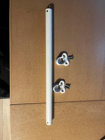 Witte roede met houders 58cm pax beschikbaar voor biedingen