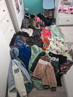 Groot pakket (winter)jassen, kleding dames, kinderen etc., Ophalen