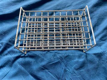 Metalen reageerbuisrek voor 60 buizen(laboratorium) beschikbaar voor biedingen