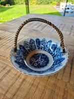 Vintage Chinees Schaal Mandje met Riet Handvat, Porselein of Keramiek, Schaal, Rond, Ophalen of Verzenden