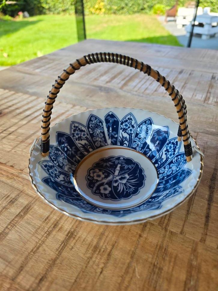Vintage Chinees Schaal Mandje met Riet Handvat, Huis en Inrichting, Woonaccessoires | Schalen en Manden, Zo goed als nieuw, Schaal