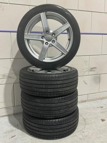 Audi 17 inch velgen met 225/45/17 Hankook Ventus Banden