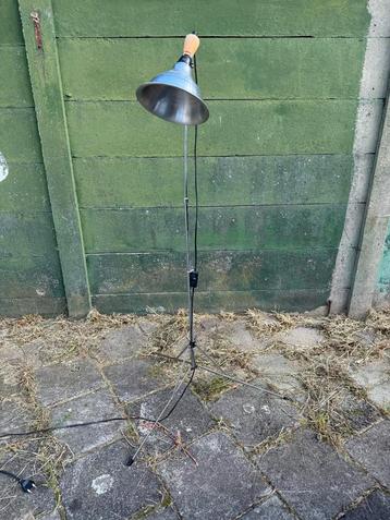 Vintage Stalen Vloerlamp op statief, in hoogte verstelbaar beschikbaar voor biedingen