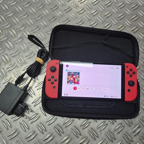 Switch OLED Mario Red Edition MarioKart 8 deLuxe en pas, Spelcomputers en Games, Spelcomputers | Nintendo Switch, Zo goed als nieuw