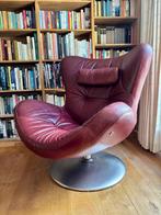 Design fauteuil in rood leer van Natuzzi, met hocker, Huis en Inrichting, Ophalen, Gebruikt, 100 tot 125 cm, Design