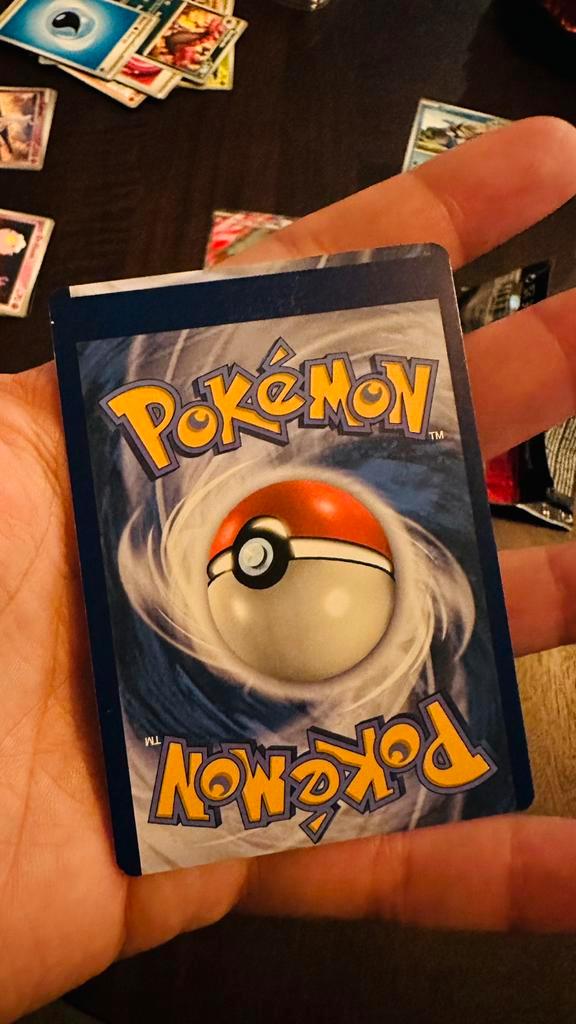 Fresh from pack MAJOR miscut pokemon card rare, Hobby en Vrije tijd, Verzamelkaartspellen | Pokémon, Zo goed als nieuw, Ophalen of Verzenden