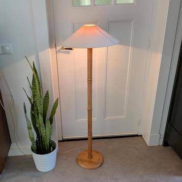 Solbacken vintage lamp / vloerlamp. Zweeds design. Hout beschikbaar voor biedingen