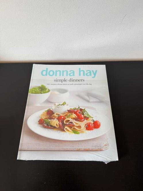 Donna Hay - Simple dinners, Boeken, Kookboeken, Nieuw, Ophalen of Verzenden