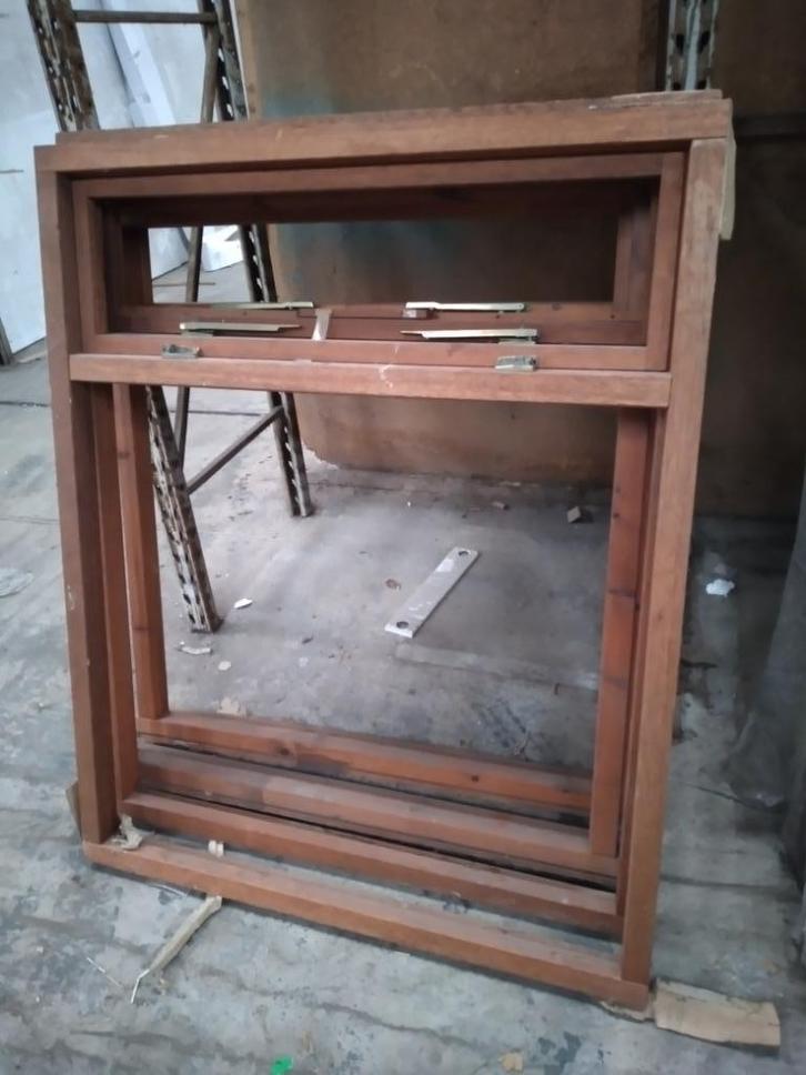 Kozijn Hardhout ca. 122x151, geen glas. opensl. bovenlicht., Doe-het-zelf en Verbouw, Hout en Planken, Zo goed als nieuw, Overige typen