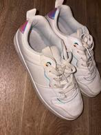 Witte Sneakers met Regenboog Details, Kleding | Dames, Schoenen, Ophalen of Verzenden, Gedragen, Wit, Sneakers of Gympen