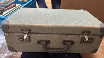 Vintage  legerkoffer beschikbaar voor biedingen
