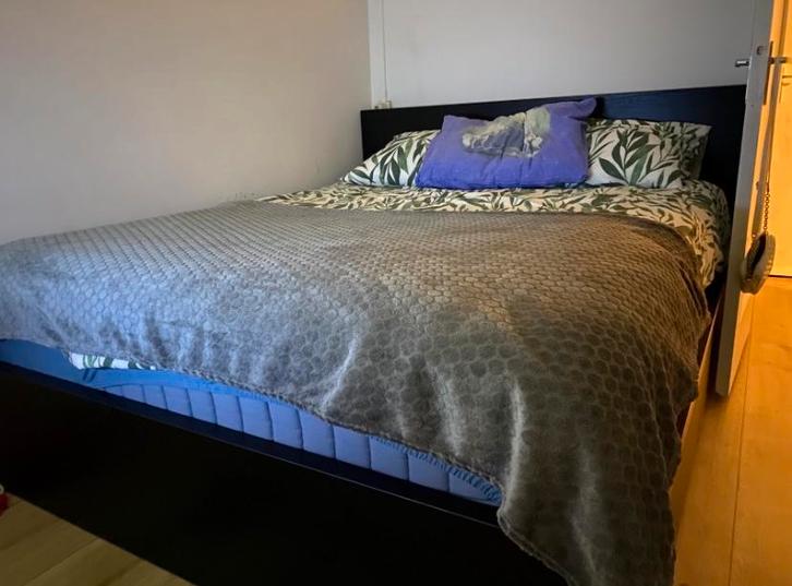 Comfortabel bed IKEA 160x200 met hoge matras, Huis en Inrichting, Slaapkamer | Bedden, Gebruikt, Tweepersoons, 160 cm, 200 cm