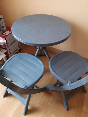 Tuintafeltje met twee stoelen, Grand Soleil beschikbaar voor biedingen