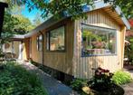 Te koop: mooi L-vormig chalet met veel privacy, Caravans en Kamperen, Stacaravans, Tot en met 2