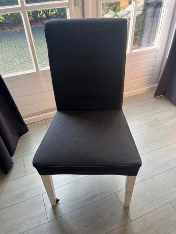 Witte stoel met Stoffen Bekleding Ikea beschikbaar voor biedingen