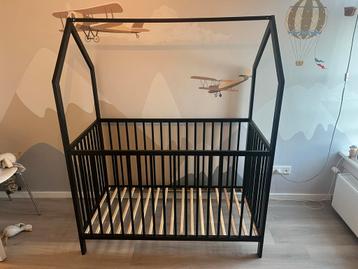 Ledikant 120x60 Bedhuisje beschikbaar voor biedingen