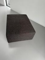 Fraaie antraciet grijze Montel hocker, Huis en Inrichting, Banken | Voetenbanken en Poefen, Ophalen, 125 cm of meer, Zo goed als nieuw