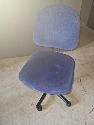 bureaustoel beschikbaar voor biedingen