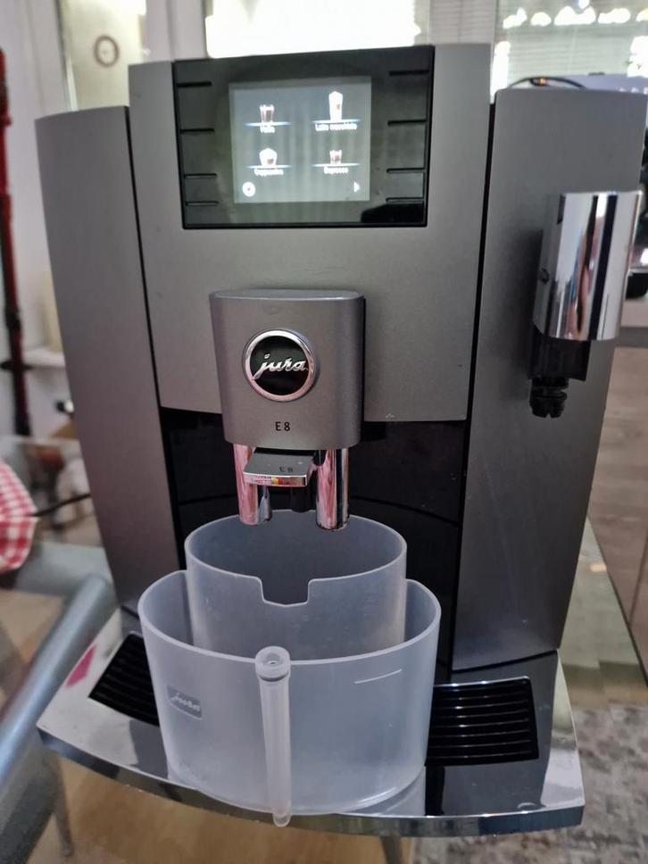 JURA E8 DARK INOX, Witgoed en Apparatuur, Koffiezetapparaten, Zo goed als nieuw, Koffiemachine, 10 kopjes of meer, Ophalen