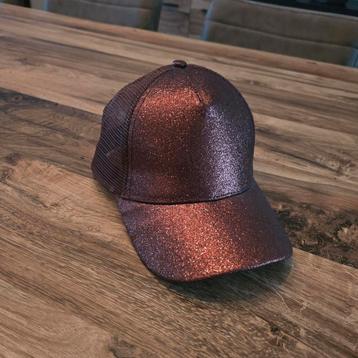 Bruine glitter pet met opening voor hoge staart beschikbaar voor biedingen