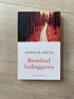 Anselm Grün - Bezielend leidinggeven, Ophalen of Verzenden, Zo goed als nieuw, Anselm Grün