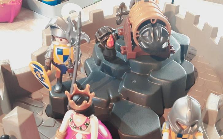 5959 platte burcht met ridders en prinses., Kinderen en Baby's, Speelgoed | Playmobil, Zo goed als nieuw, Complete set, Ophalen of Verzenden