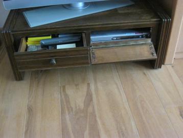 eiken kast beschikbaar voor biedingen