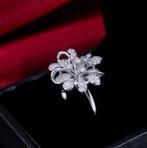 Mooie 925 sterling zilveren bloem ring met zirkonen, Nieuw, Ophalen of Verzenden, 17 tot 18, Met edelsteen