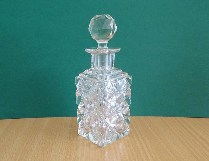 Antiek Kristal kleine Karaf met stop, Antiek en Kunst, Antiek | Glas en Kristal, Ophalen of Verzenden