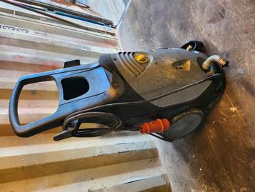 Karcher 10/25 4s   hoge druk reiniger.  Zit wat werk aan. beschikbaar voor biedingen