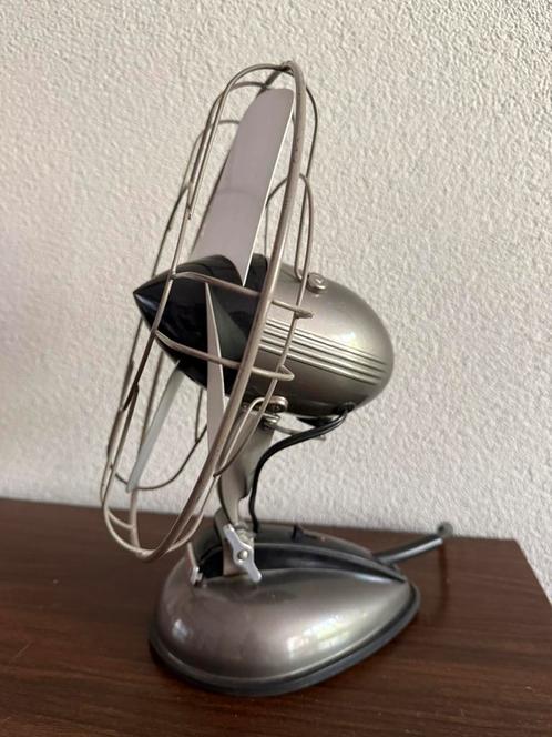 Vintage Erres ventilator vt 4, bullitshape, jaren 50/60/70, Antiek en Kunst, Antiek | Gereedschap en Instrumenten, Ophalen of Verzenden