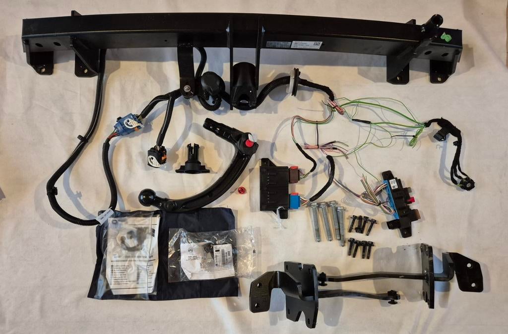 2025 PEUGEOT 308 SW AFNEEMBARE TREKHAAK AF FABRIEK NIEUWST., Auto-onderdelen, Trekhaken, Gebruikt, Ophalen of Verzenden