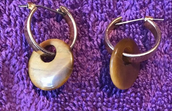 Vintage Gouden Creolen met Tijgeroog Hanger, Sieraden, Tassen en Uiterlijk, Antieke sieraden, Oorbellen, Goud, Met edelsteen, Verguld