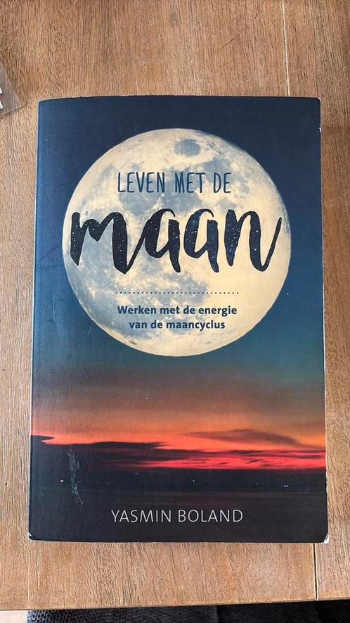 Yasmin Boland - Leven met de maan, Boeken, Esoterie en Spiritualiteit, Gelezen, Astrologie, Ophalen of Verzenden