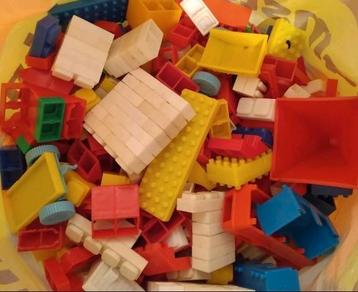 ANTIEKE BLOKJES speelgoed vintage  beschikbaar voor biedingen