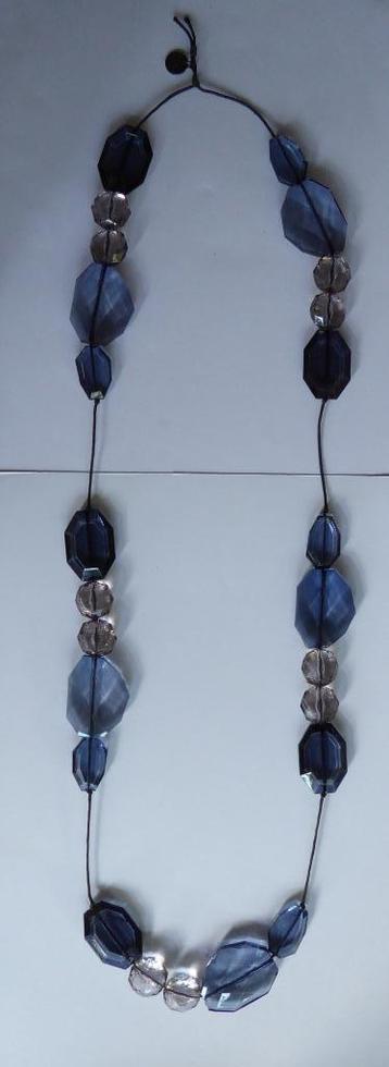 Hals ketting met kralen blauw wit beschikbaar voor biedingen