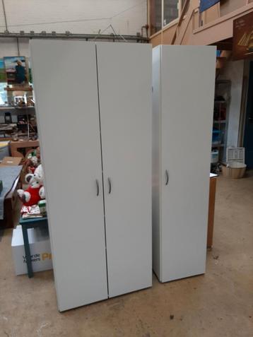 Twee strakke legkasten - Verschillende maten beschikbaar voor biedingen