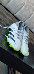 Nette Adidas voetbalschoenen, Maat XS of kleiner, Ophalen of Verzenden, Zo goed als nieuw, Schoenen
