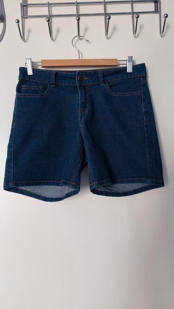 Dames Korte spijker broek mt 38/40 beschikbaar voor biedingen
