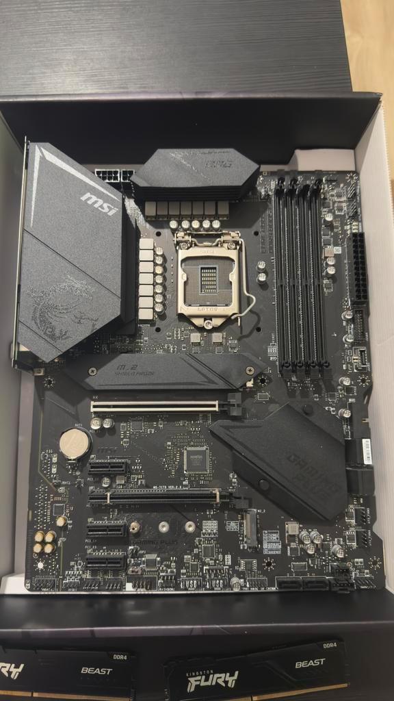 MSI MPG Z490 GAMING PLUS, Computers en Software, Moederborden, Zo goed als nieuw, Intel, DDR4, Ophalen