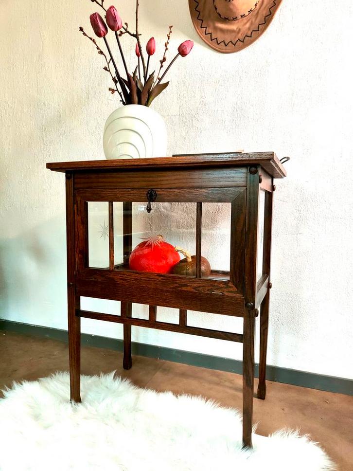 Vintage theekastje met gegraveerd glas, Huis en Inrichting, Tafels | Sidetables, 25 tot 50 cm, Rechthoekig, Glas, Ophalen