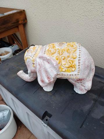 Grote  decoratieve steennen olifant  design  beschikbaar voor biedingen