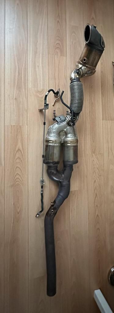 Audi S3 8Y originele katalysator downpipe in nieuwstaat!, Auto-onderdelen, Uitlaatsystemen, Audi, Gebruikt, Ophalen