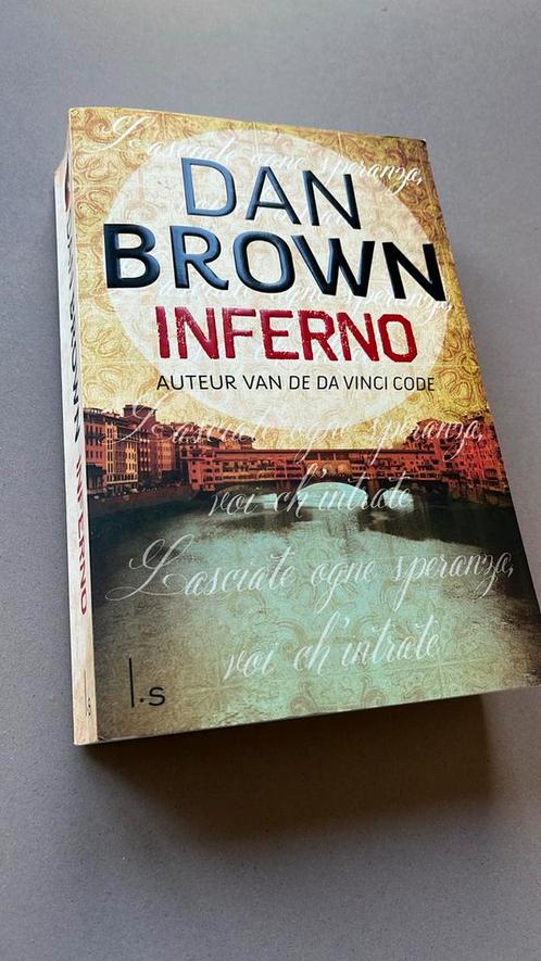 DAN BROWN - INFERNO, Boeken, Thrillers, Zo goed als nieuw, Nederland, Ophalen of Verzenden