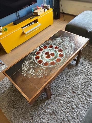 Vintage salontafel met keramieken tegels – jaren 60/70 beschikbaar voor biedingen