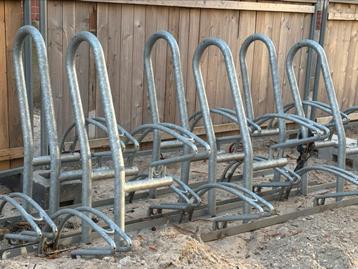 Mooie fietsenrekken te koop beschikbaar voor biedingen