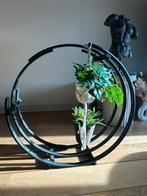Zwarte metalen plantenhanger / decoratieve standaard, Ophalen of Verzenden, Zo goed als nieuw